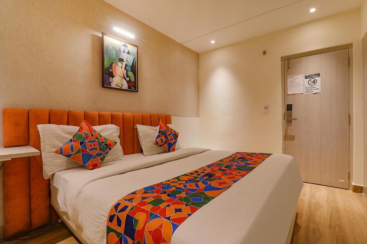 Townhouse Geetraj Near Shalimar Gateway Lucknow Hotel Ngoại thất bức ảnh