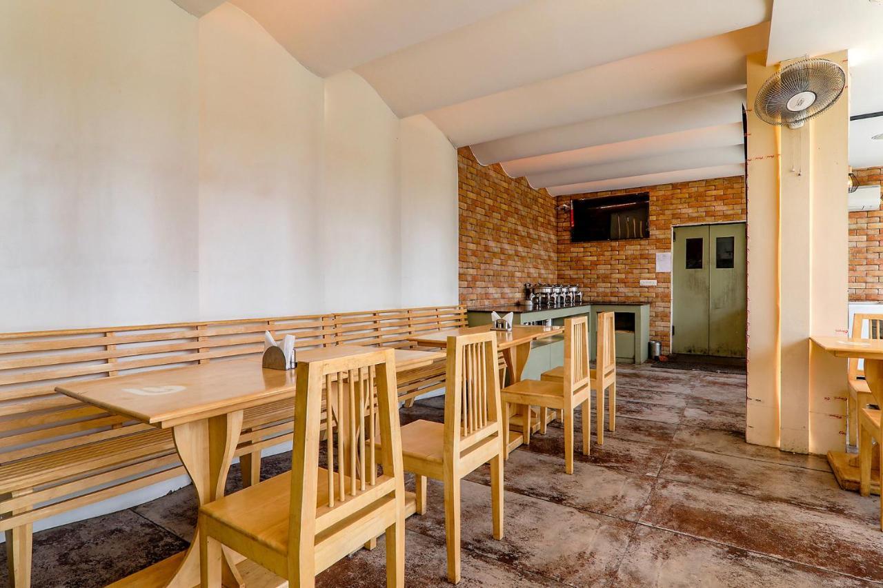 Townhouse Geetraj Near Shalimar Gateway Lucknow Hotel Ngoại thất bức ảnh