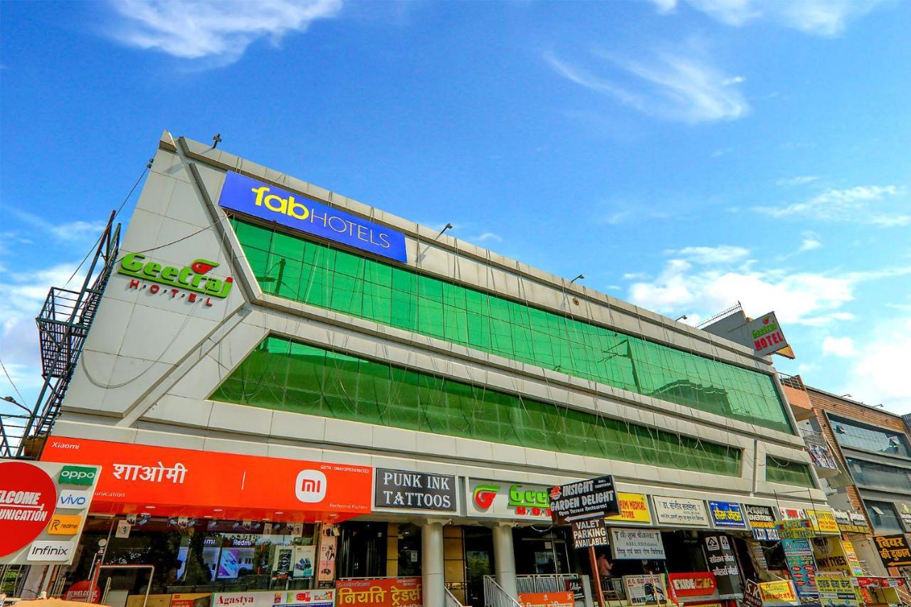Townhouse Geetraj Near Shalimar Gateway Lucknow Hotel Ngoại thất bức ảnh