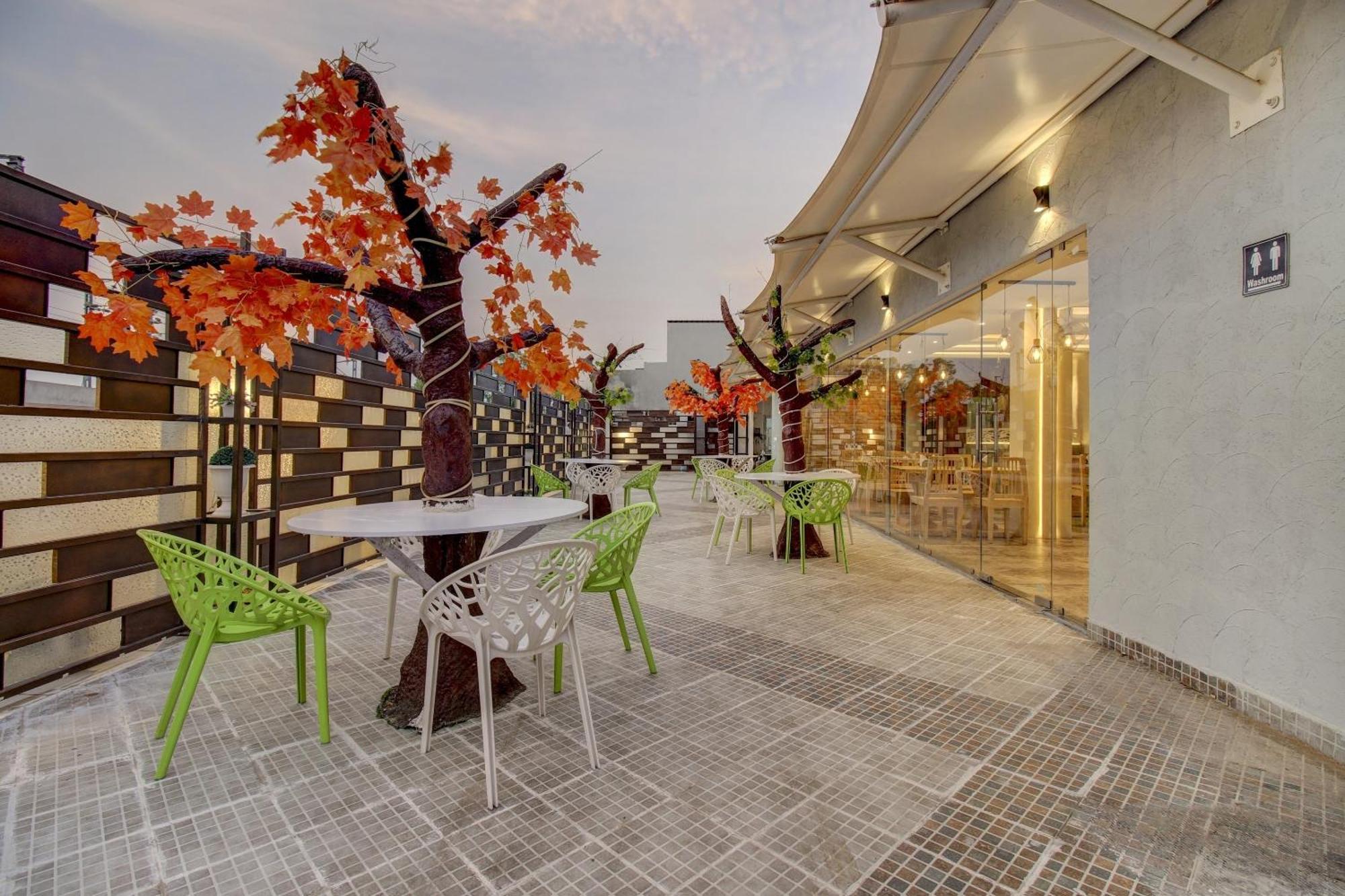 Super Townhouse Geetraj Near Shalimar Gateway Lucknow Hotel Ngoại thất bức ảnh