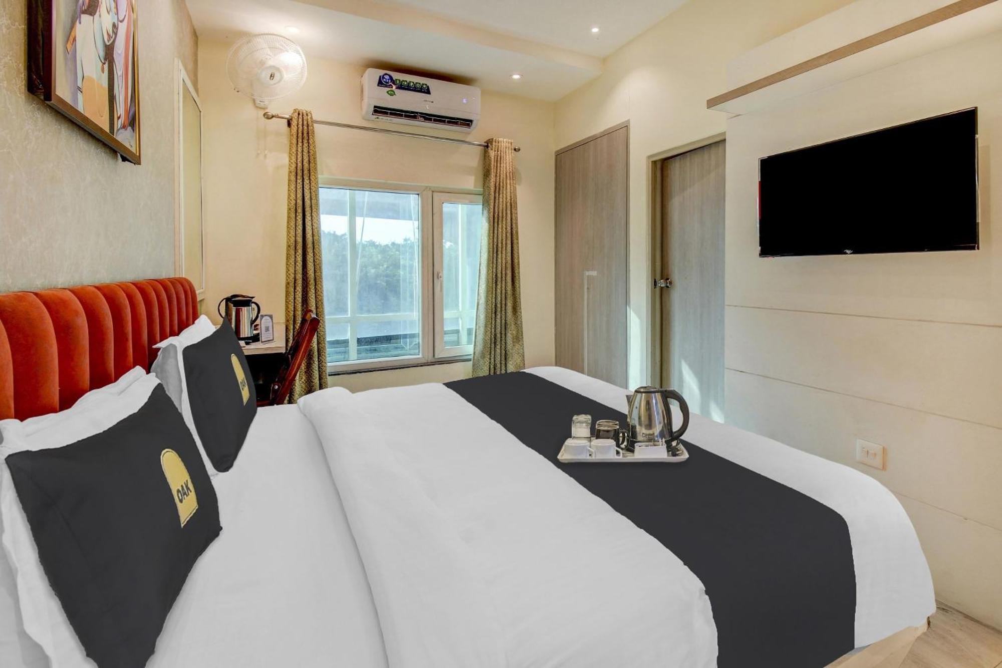 Super Townhouse Geetraj Near Shalimar Gateway Lucknow Hotel Ngoại thất bức ảnh