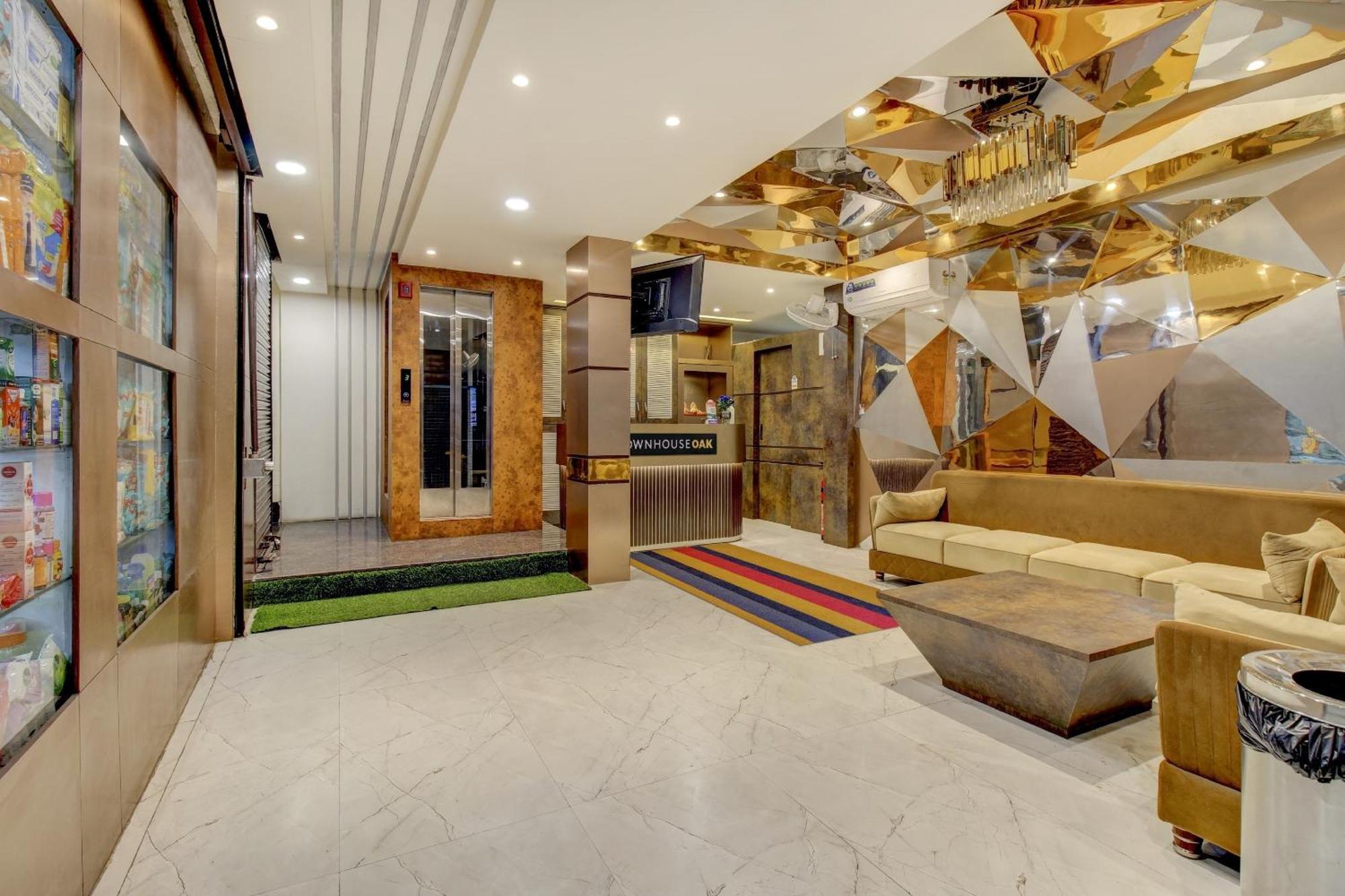 Townhouse Geetraj Near Shalimar Gateway Lucknow Hotel Ngoại thất bức ảnh