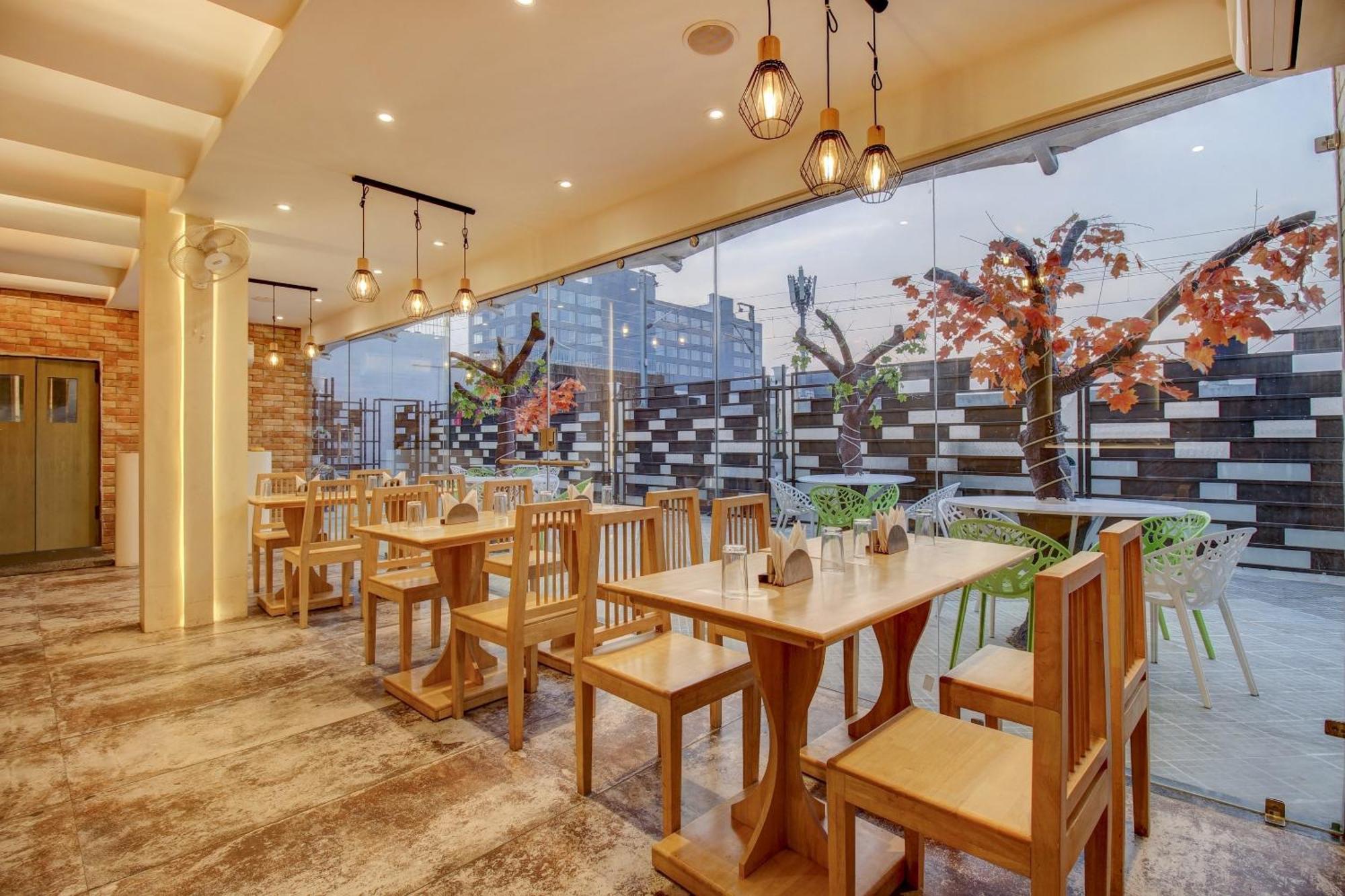 Super Townhouse Geetraj Near Shalimar Gateway Lucknow Hotel Ngoại thất bức ảnh