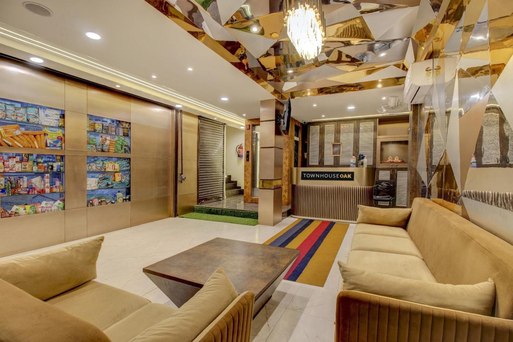 Townhouse Geetraj Near Shalimar Gateway Lucknow Hotel Ngoại thất bức ảnh