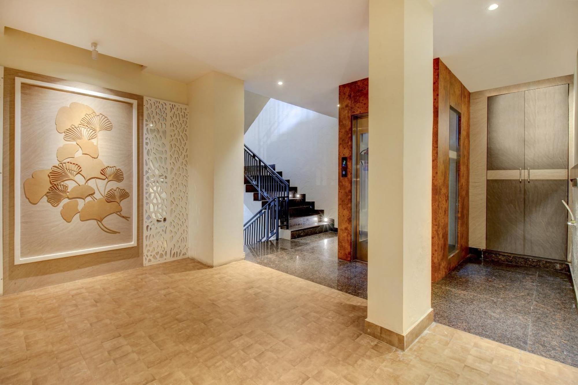 Townhouse Geetraj Near Shalimar Gateway Lucknow Hotel Ngoại thất bức ảnh