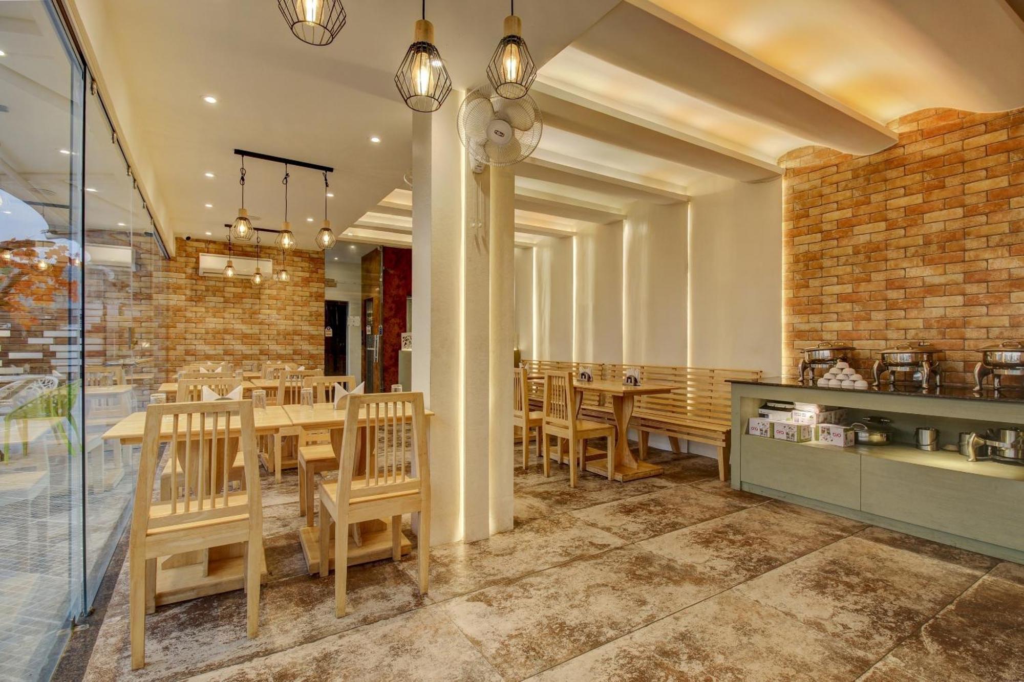 Townhouse Geetraj Near Shalimar Gateway Lucknow Hotel Ngoại thất bức ảnh