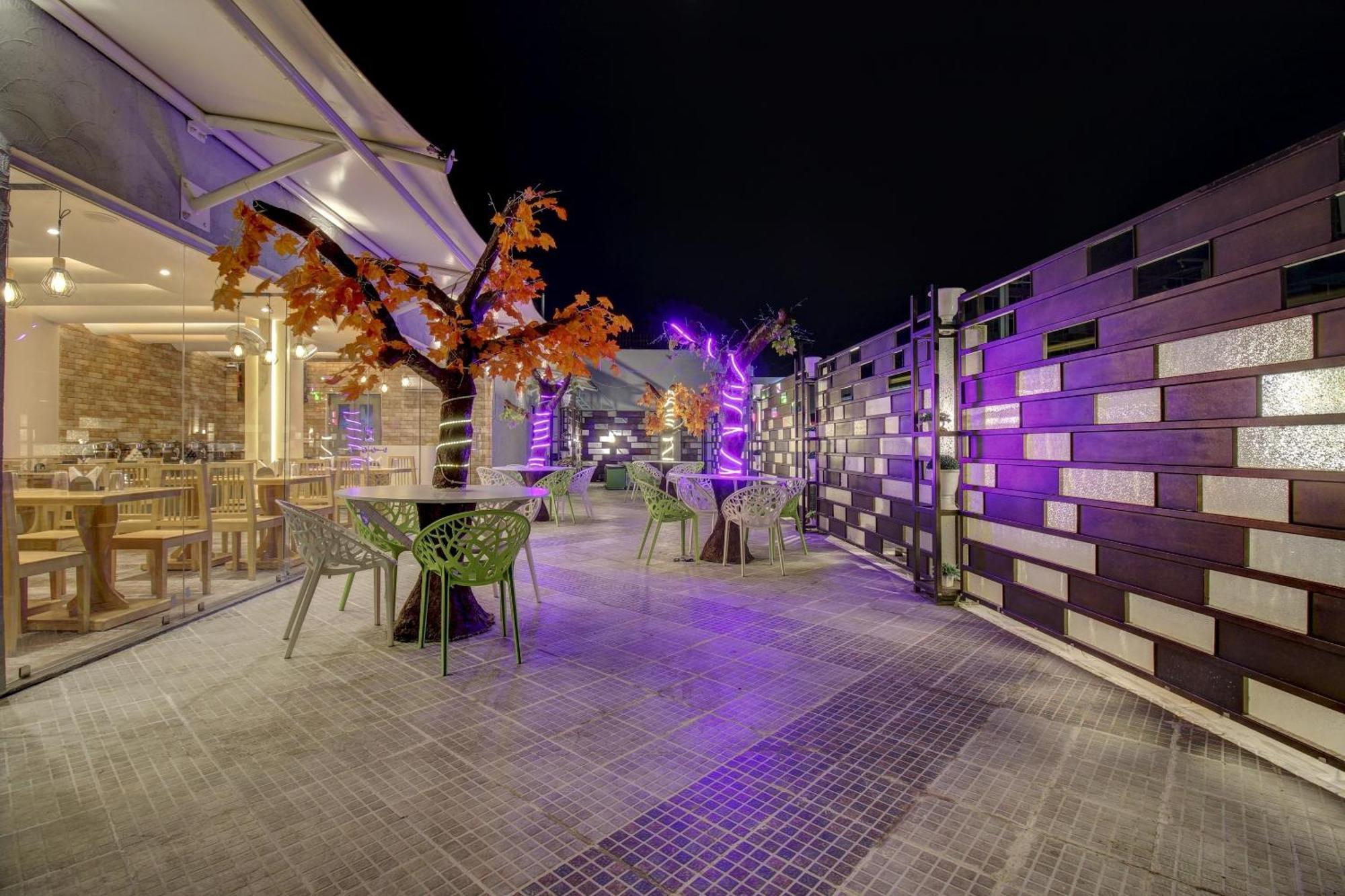 Townhouse Geetraj Near Shalimar Gateway Lucknow Hotel Ngoại thất bức ảnh