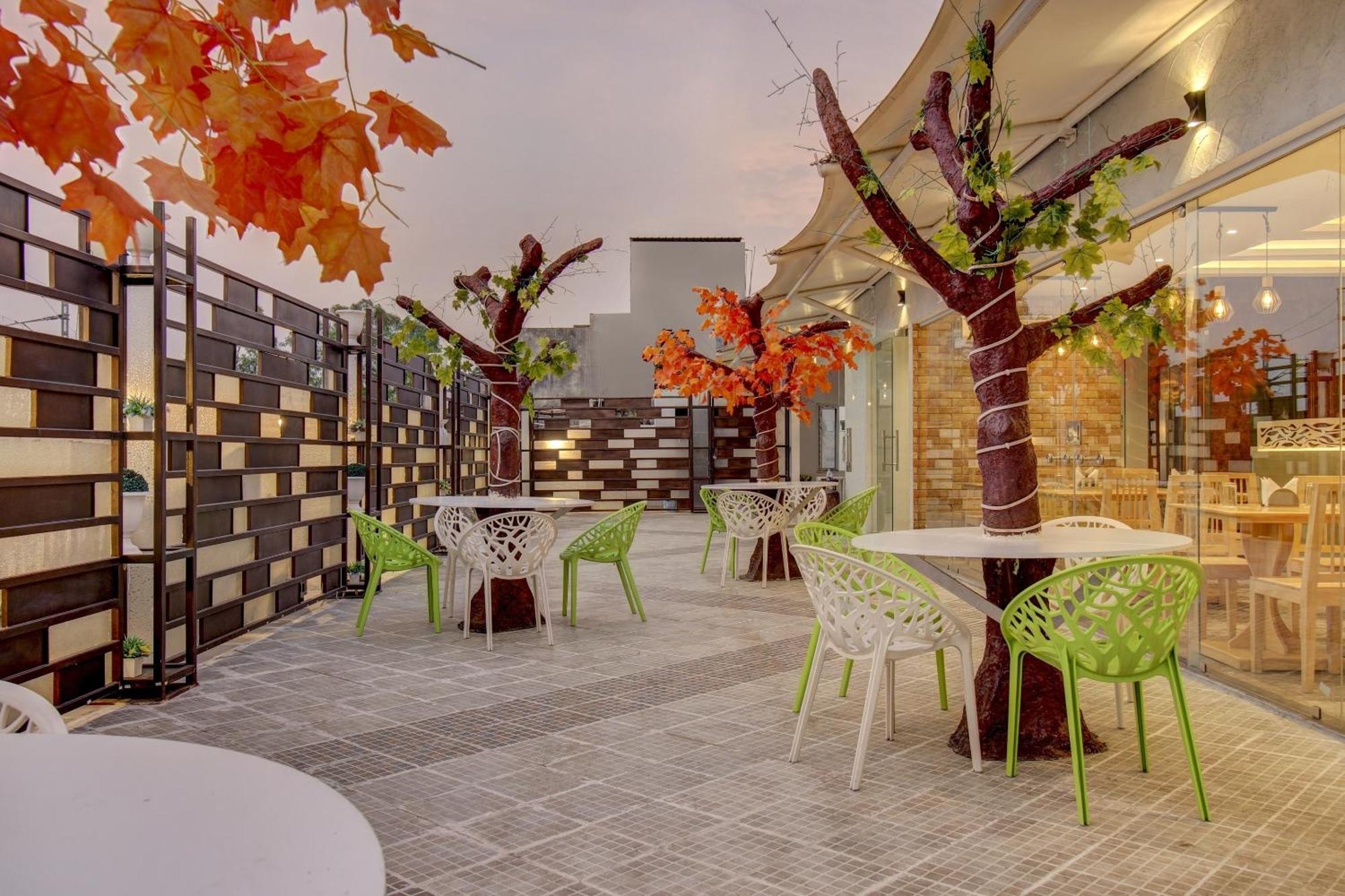 Super Townhouse Geetraj Near Shalimar Gateway Lucknow Hotel Ngoại thất bức ảnh